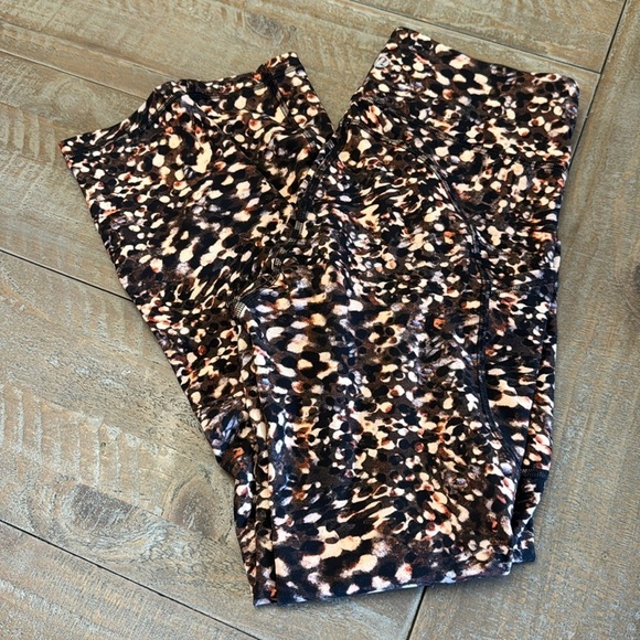 lululemon athletica Pants - Lululemon Invigorate High-rise Crop Motion Flux Multi Size 6